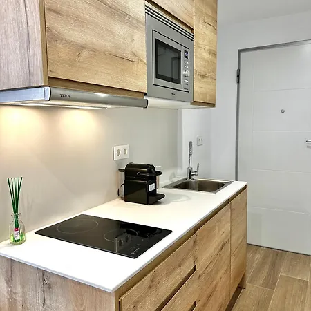 아파트 Oasis Center With Mountain Views - Eaw Homes 마르베야