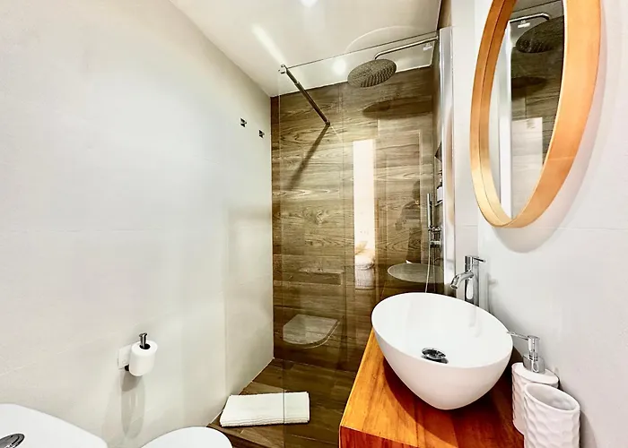 Oasis Center With Mountain Views - Eaw Homes Διαμέρισμα *