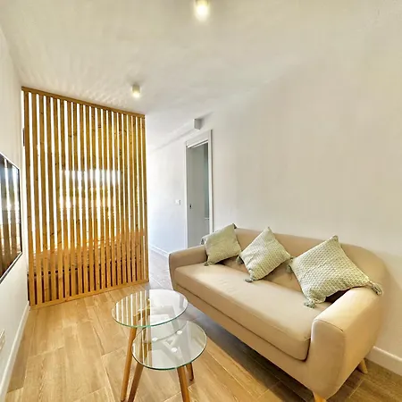 Oasis Center With Mountain Views - Eaw Homes