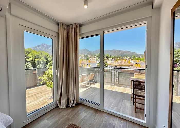 Oasis Center With Mountain Views - Eaw Homes *