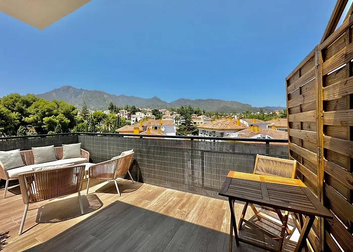 Апартаменти Oasis Center With Mountain Views - Eaw Homes *